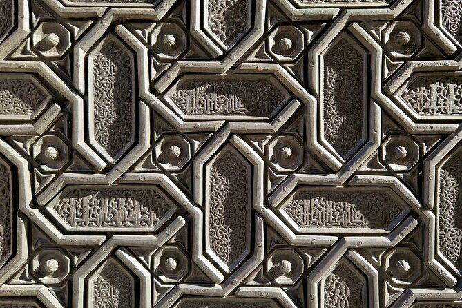private-monumental-walking-tour-in-seville