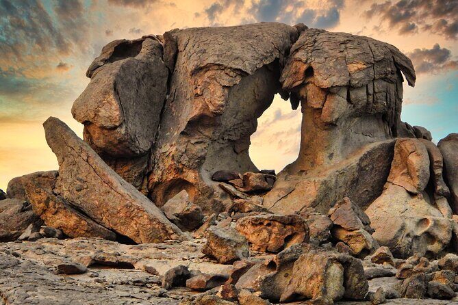 Private Moon Valley Hike Experience in Jeddah - The Journey to a Moon-Like Landscape