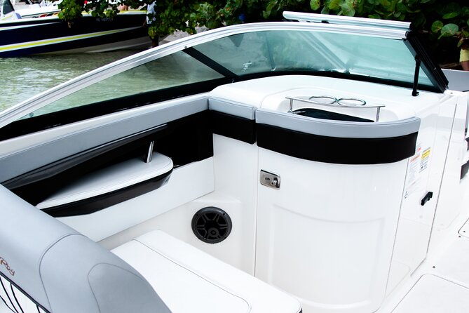 private-moon-watch-boat-cruise-in-fort-lauderdale-2