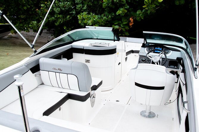 private-moon-watch-boat-cruise-in-fort-lauderdale-2