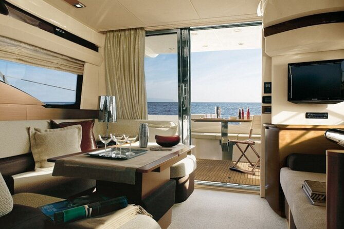 private-motor-yacht-cruise-in-santorini