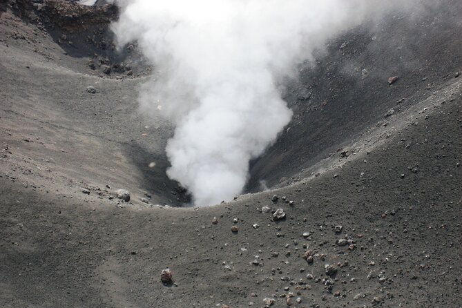 private-mt-etna-4wd-half-day-adventure-2