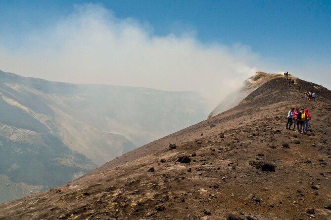 private-mt-etna-4wd-half-day-adventure