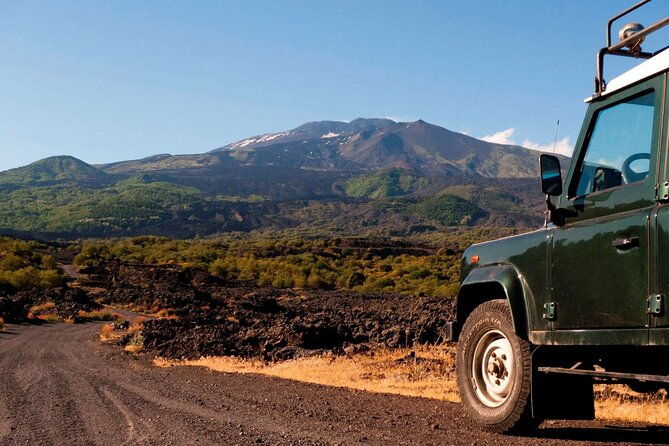 private-mt-etna-4wd-half-day-adventure