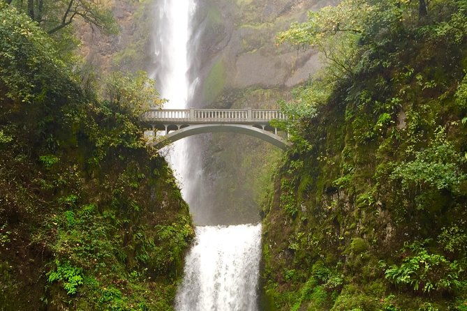 private-mt-hood-columbia-river-gorge-waterfalls-tour-from-portland