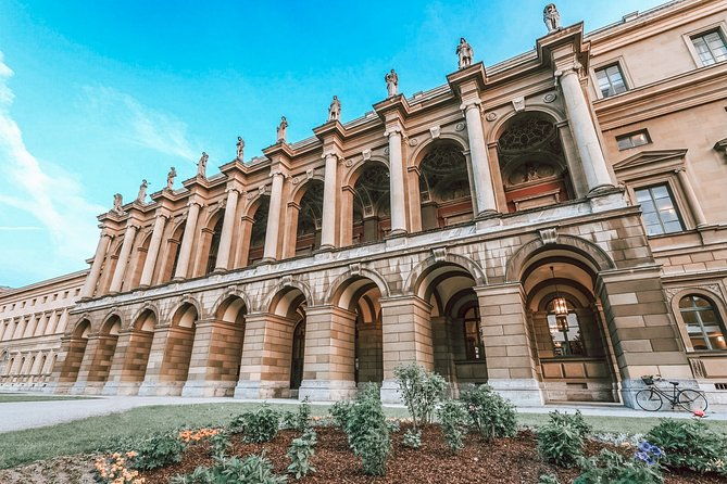 private-munich-tour-for-history-buffs-with-architectural-gems-and-wwii-sites