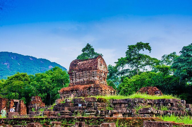 Private My Son Tour w. included admission & lunch, knowledgeable guide - Practical Details and Value