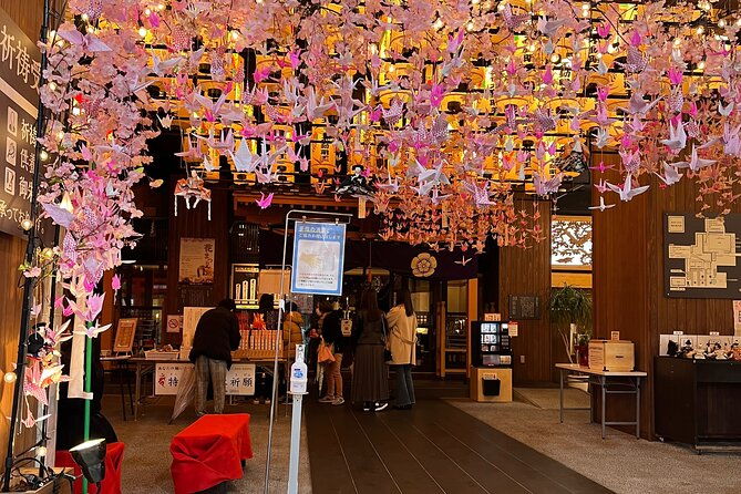 private-nagoya-tour-with-folding-fan-making-experience