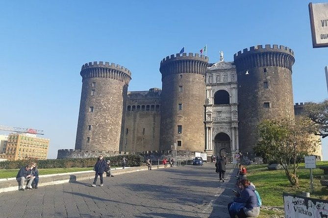 private-naples-walking-tour-with-tourist-guide