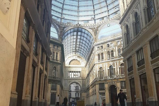 private-naples-walking-tour-with-tourist-guide