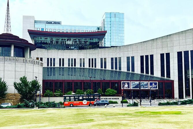 private-nashville-tour-up-to-7-passengers