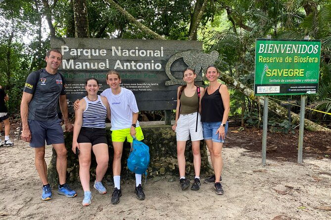 private-nature-walk-in-manuel-antonio-national-park