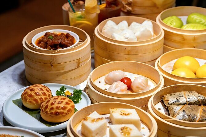 Private Night Tour: Beijing Illuminated with Dim Sum Dinner - The Significance of a Private Guide