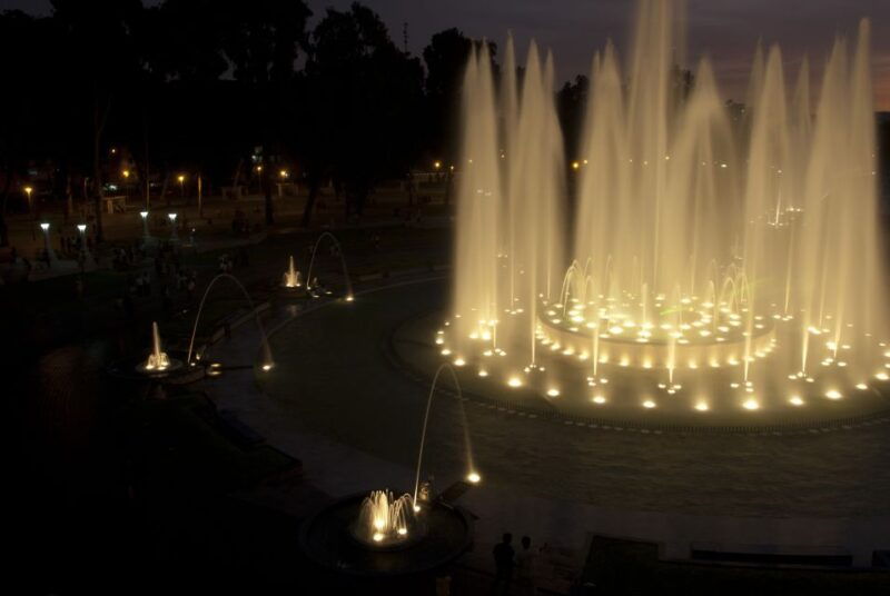 private-night-tour-in-lima-to-the-magic-water-circuit