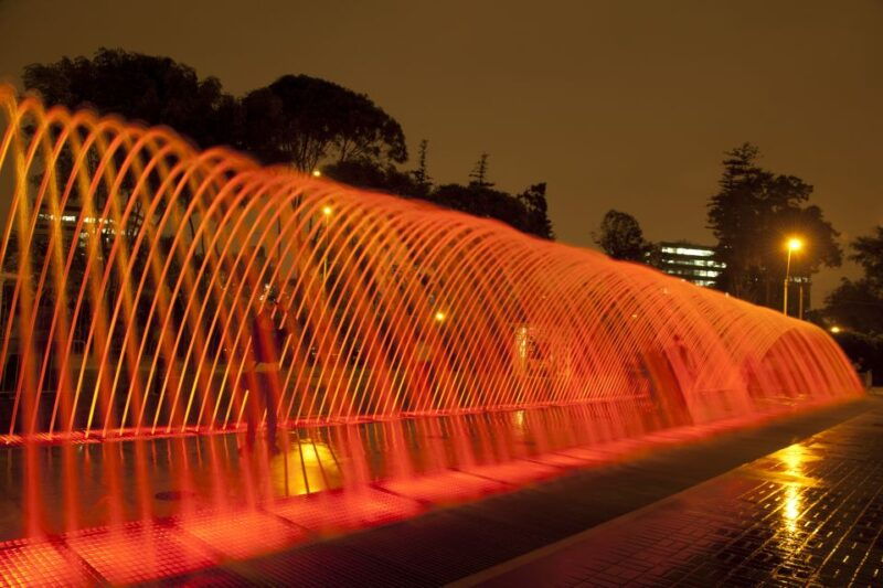 private-night-tour-in-lima-to-the-magic-water-circuit