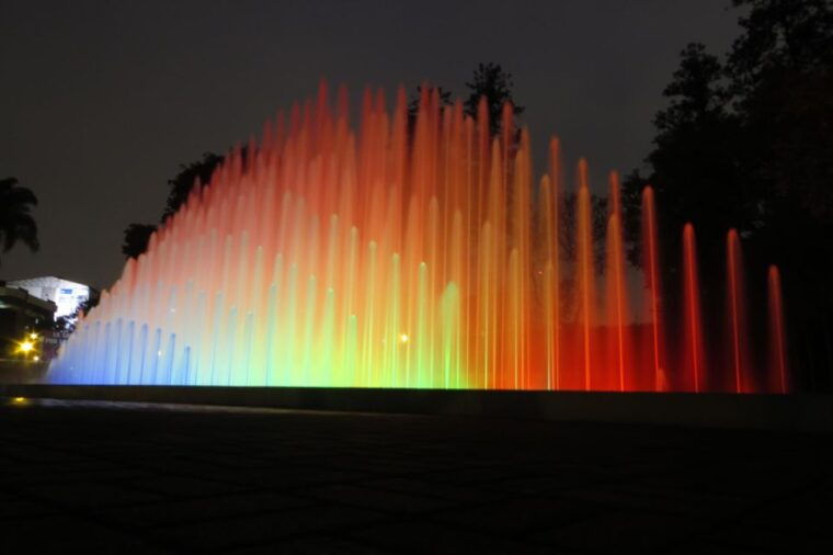 private-night-tour-in-lima-to-the-magic-water-circuit