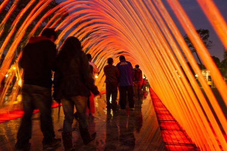 private-night-tour-in-lima-to-the-magic-water-circuit