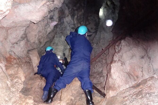 private-ninja-training-in-a-cave-in-hidaka