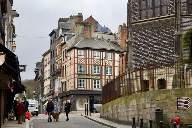private-normandy-rouen-honfleur-etretat-day-trip-from-paris