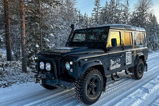 private-northern-light-adventure-by-vip-car-and-snow-scooters