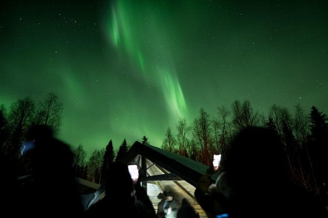private-northern-lights-hunting-expedition
