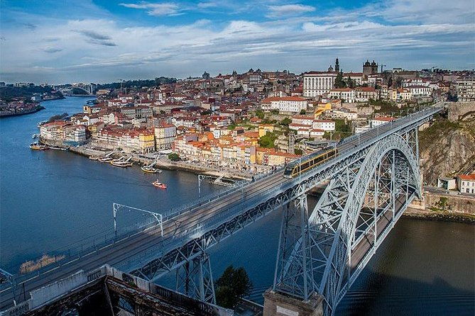 private-off-the-beaten-walking-tour-porto-with-a-local-expert