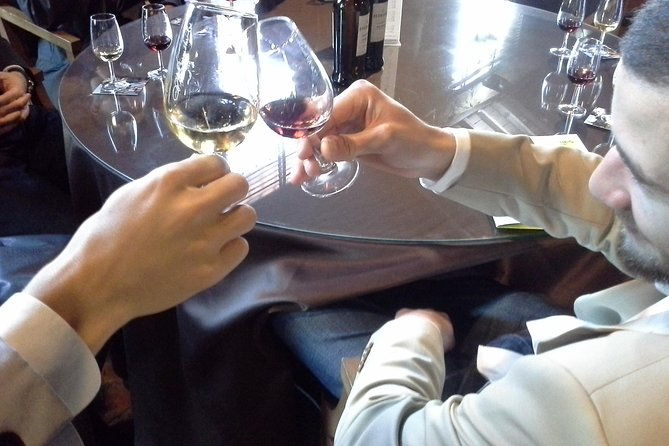 private-off-the-beaten-walking-tour-porto-with-a-local-expert