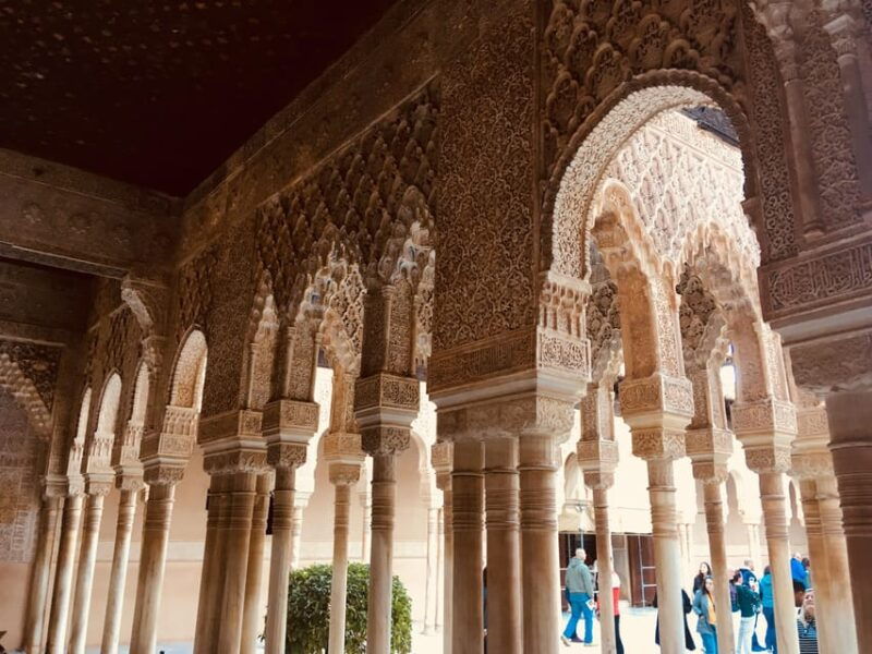 private-official-guide-alhambra-tickets-not-included