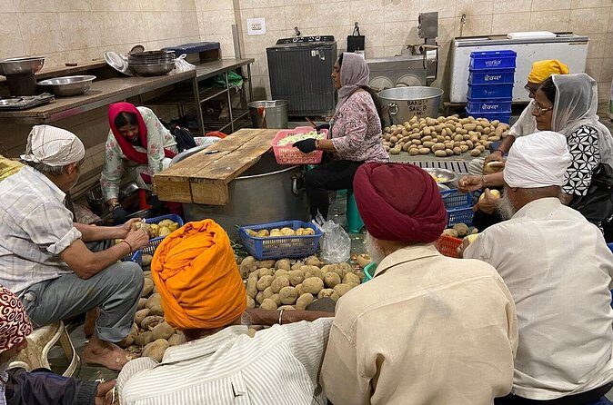 Private Old and New Delhi City Tour All Inclusive from Delhi - Authentic Experiences and Tips from Reviewers