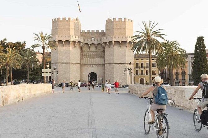 private-old-town-golden-age-valencia-tour