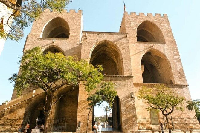 private-old-town-golden-age-valencia-tour