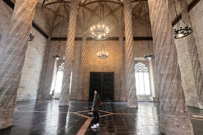 private-old-town-golden-age-valencia-tour