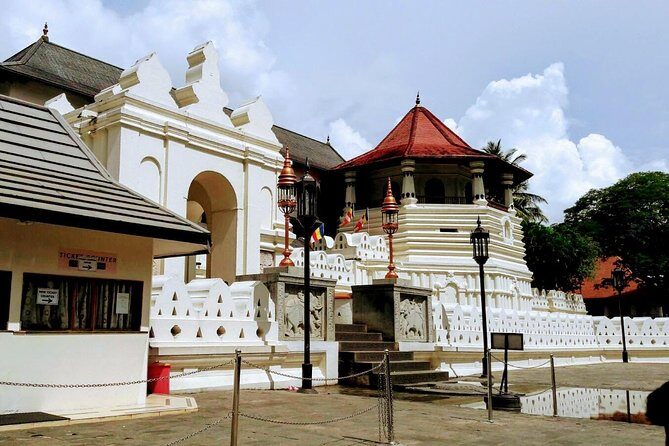 Private One day Tour to the Last remaining Kingdom "Kandy" in Sri Lanka. - Final Thoughts