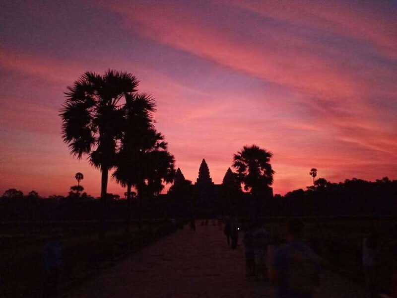 private-one-day-tour-with-sunrise-at-angkor-wat