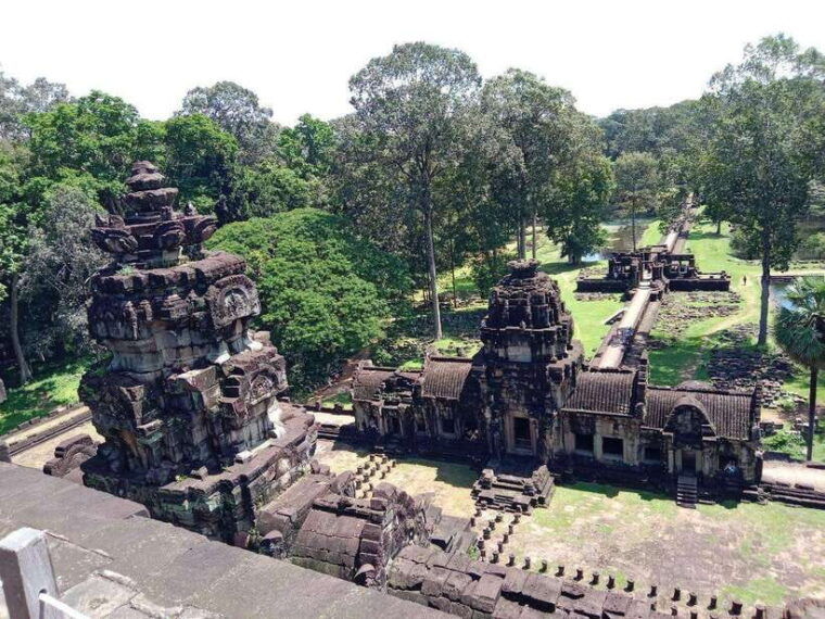 private-one-day-tour-with-sunrise-at-angkor-wat