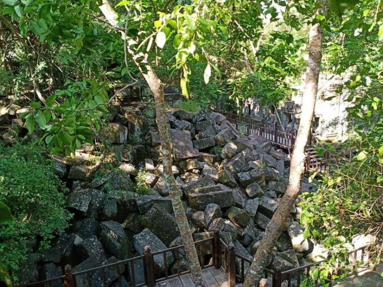 private-one-day-trip-pyramid-temple-koh-ker-and-beng-mealea