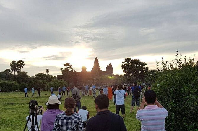 Private One Day Trip with Sunrise at Angkor Wat, Angkor Thom and Tomb Raider - Practical Tips for Your Tour Day