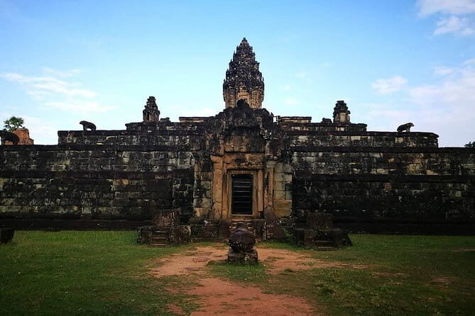 Private One Day Trip with Sunrise at Angkor Wat, Angkor Thom and Tomb Raider - Who Is This Tour Best For?
