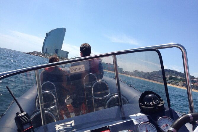 private-one-hour-powerboat-trip-with-lots-of-high-speed-fun