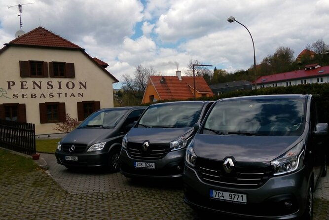 private-one-way-sightseeing-transfer-from-prague-to-vienna-via-cesky-krumlov