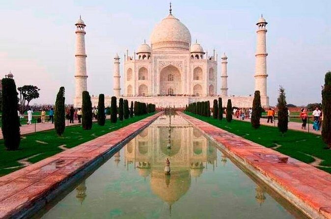 Private One Way Transfer From Delhi To Agra - FAQs