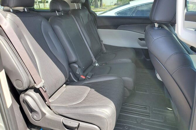 private-orlando-intl-airport-transfer-to-or-from-disney-area