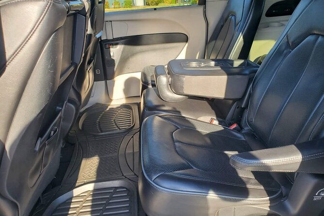 private-orlando-intl-airport-transfer-to-or-from-disney-area