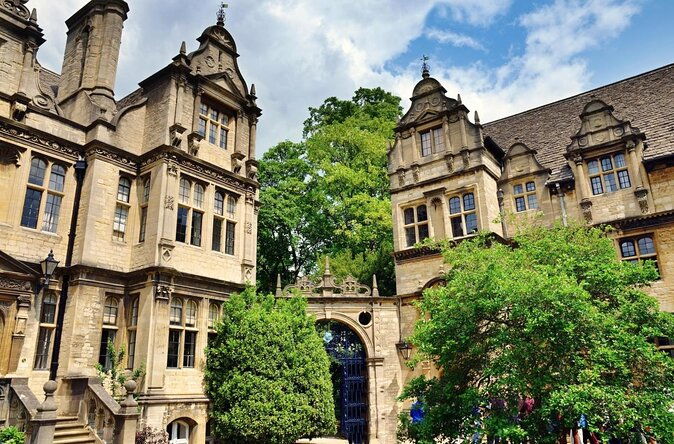 private-oxford-walking-tour-with-university-alumni-guide