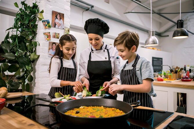 private-paella-cooking-class-and-market-visit-with-personal-chef