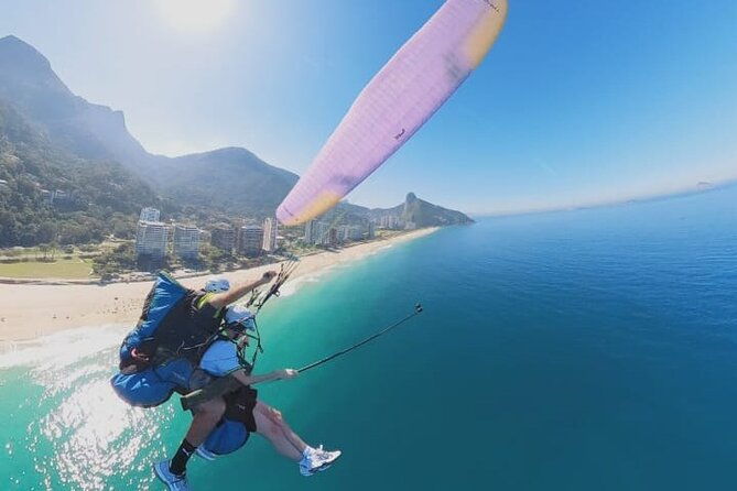 private-paragliding-flight-at-pedra-bonita-in-rio-de-janeiro