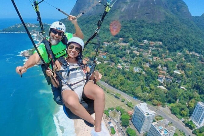 private-paragliding-flight-at-pedra-bonita-in-rio-de-janeiro