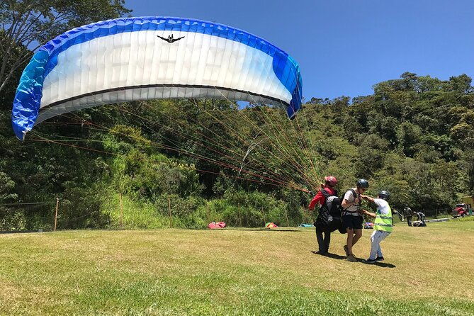 private-paragliding-flight-medellin