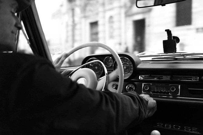 private-paris-guided-tour-by-classic-1970-mercedes-s-class