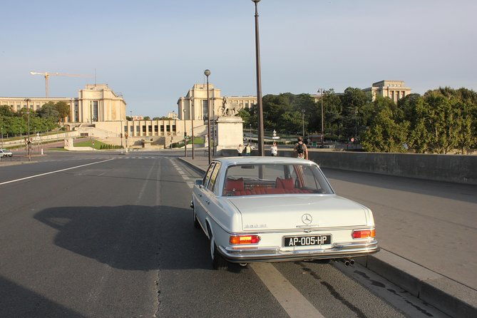 private-paris-guided-tour-by-classic-1970-mercedes-s-class